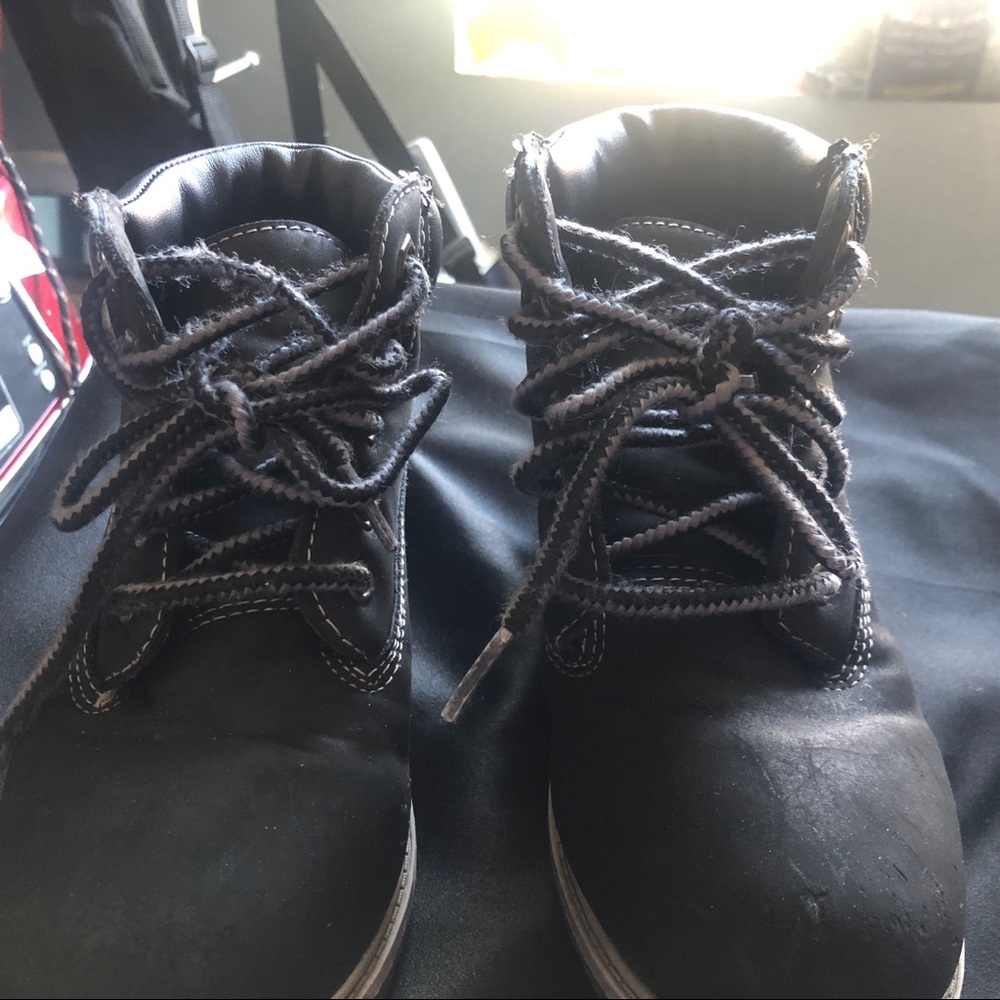 Boys black hiking boots